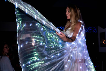 © The elf and the Christmas fairy on the road ! - Les Saltimbanques de Sabaudia