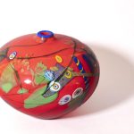 © Exhibition " Graal", Contemporary glass - Denise and Marcel Heider collection._Évian-les-Bains - Jan Erik Ritzmann, Vase, verre soufflé multicouche et inclusions intercalaires, photo Cyril Bouchet
