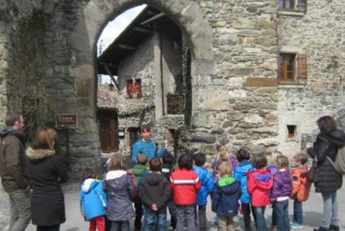 Educational guided tour: Yvoire backwards in time