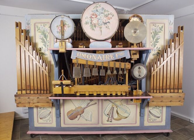 Limonaire, instrument de musique mécanique, Musée de la musique mécanique, Les Gets.