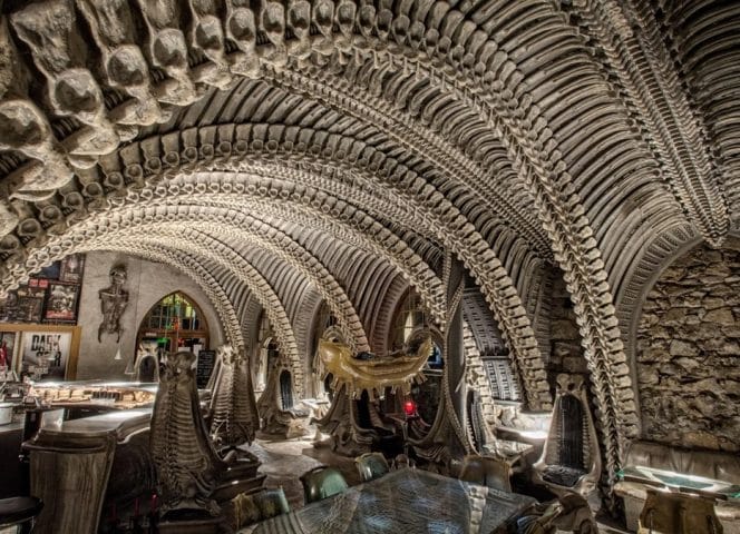 Discover the HR Giger Bar in Gruyères, an unusual place dedicated to the world of Alien.